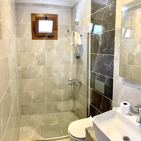 Likya Akik 2+1 Villa, Oezel Havuzlu * 페티예